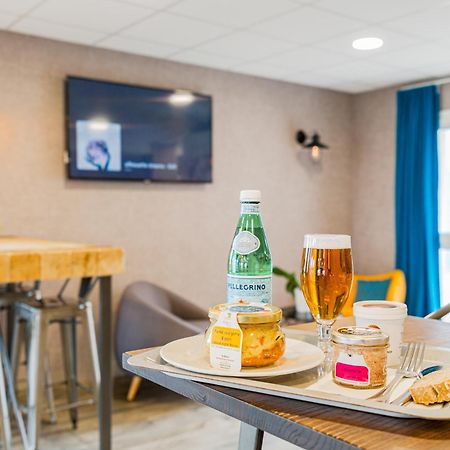 Kyriad Direct Tours Sud - Chambray Les Tours Bagian luar foto