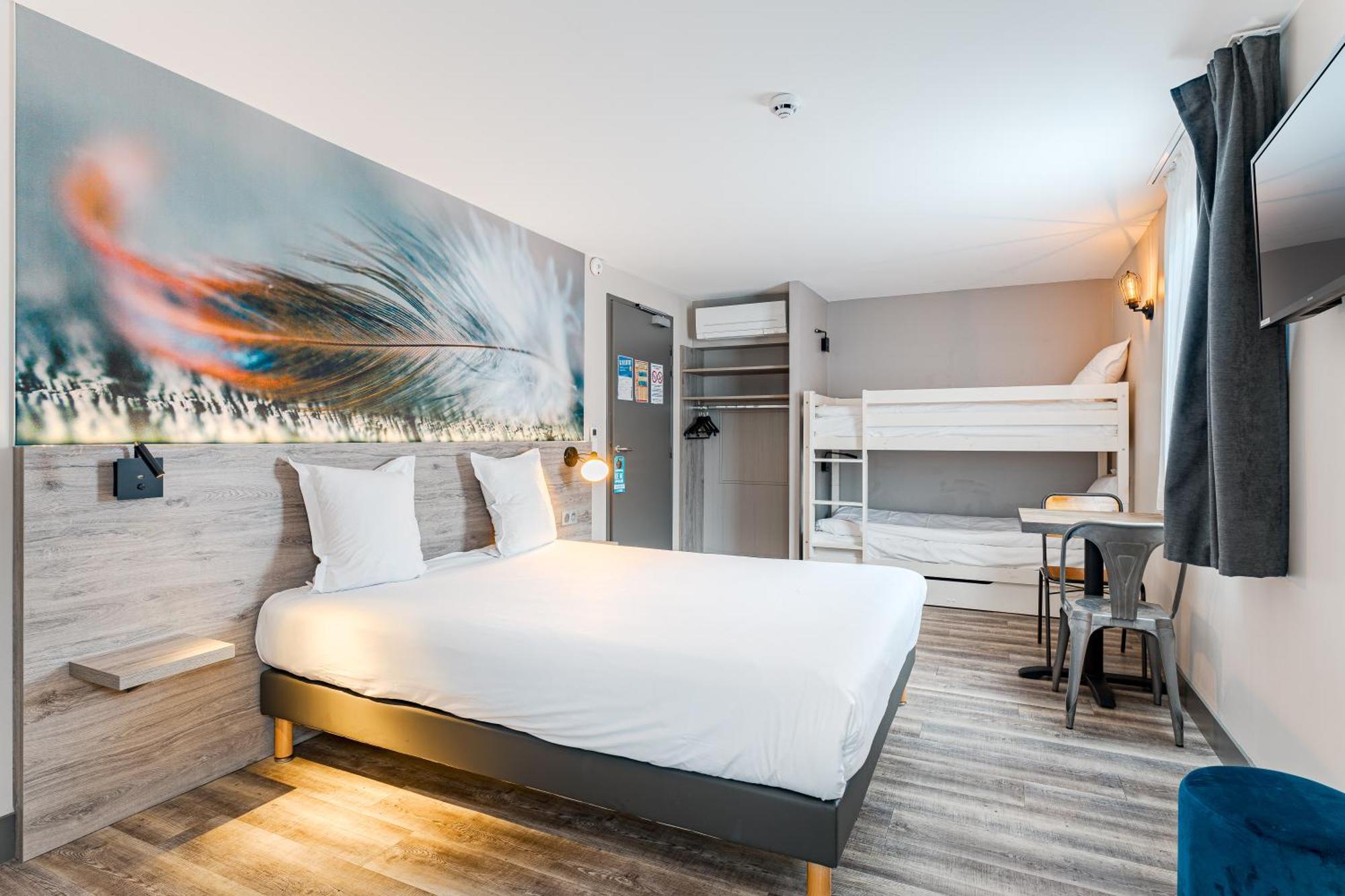 Kyriad Direct Tours Sud - Chambray Les Tours Bagian luar foto
