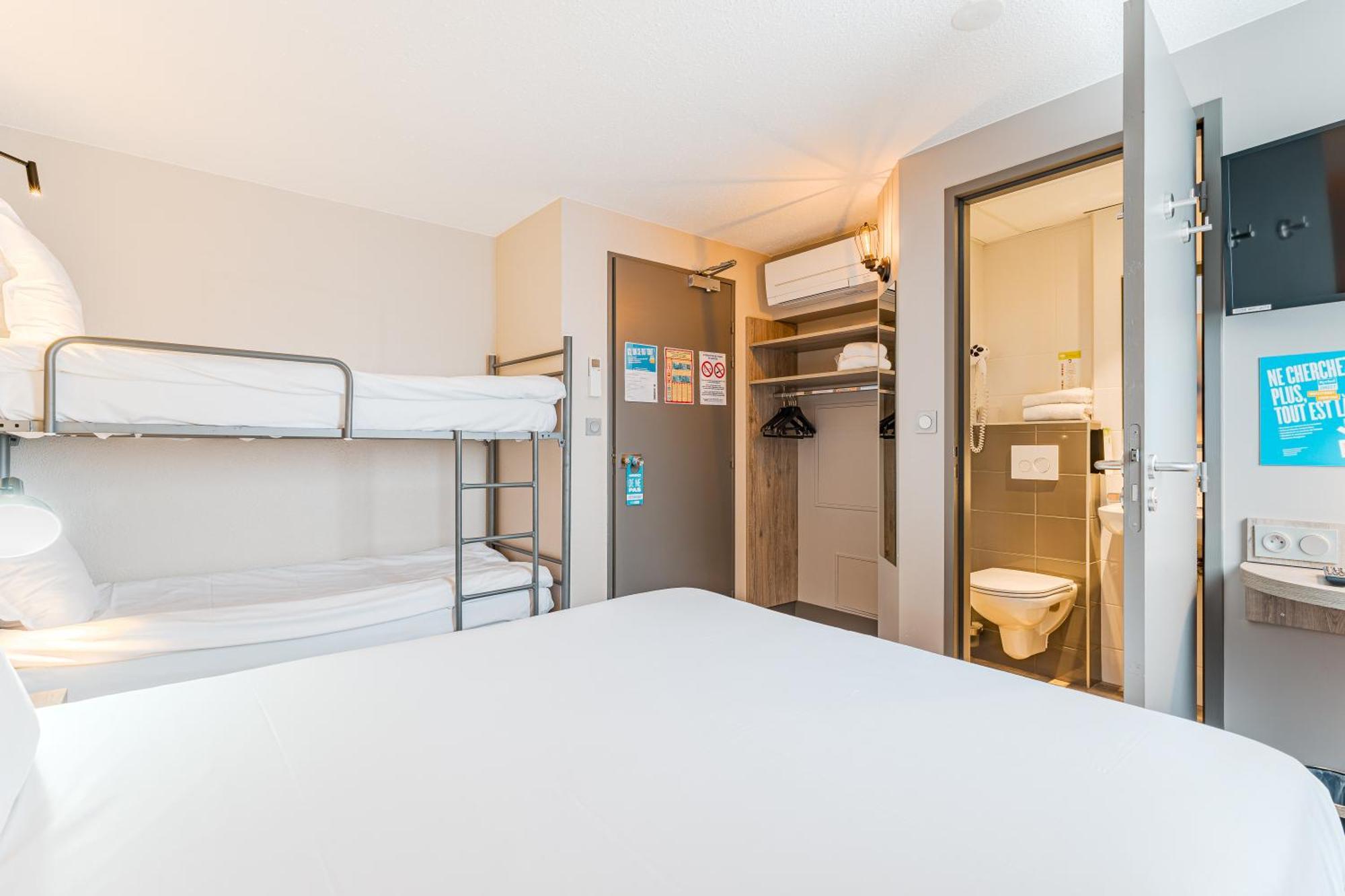 Kyriad Direct Tours Sud - Chambray Les Tours Bagian luar foto