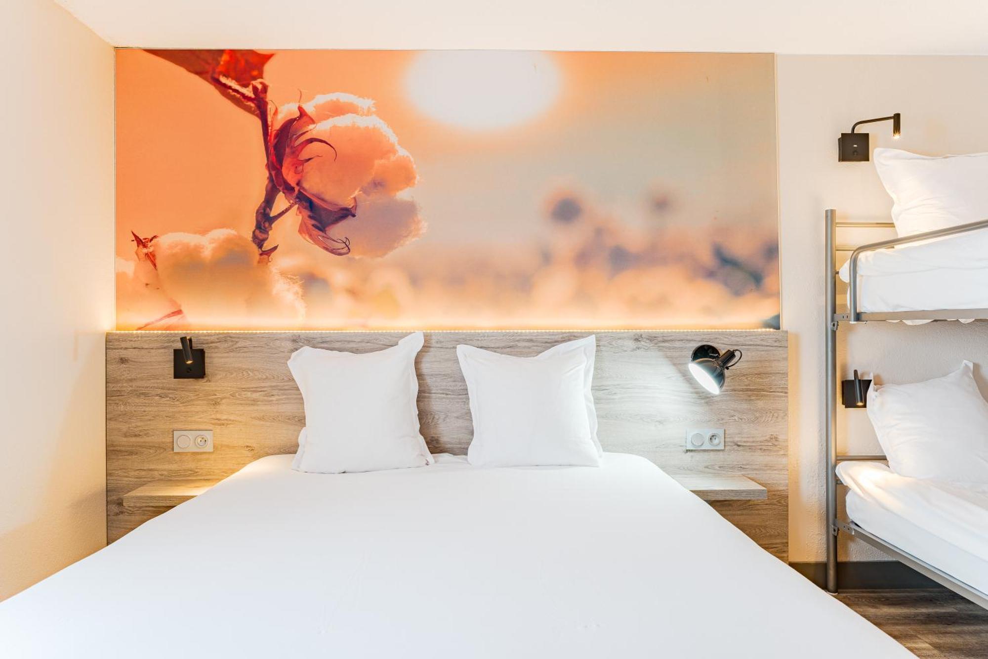 Kyriad Direct Tours Sud - Chambray Les Tours Bagian luar foto